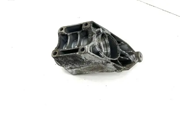 Mercedes-Benz Vito Viano W639 Engine mounting bracket A6462230104
