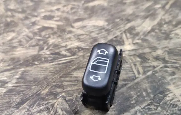 Mercedes-Benz A W168 Electric window control switch 2108208210