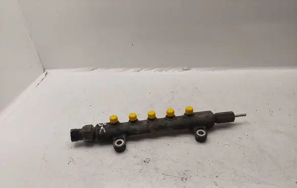 Toyota Corolla Verso AR10 Fuel main line pipe 238100R010