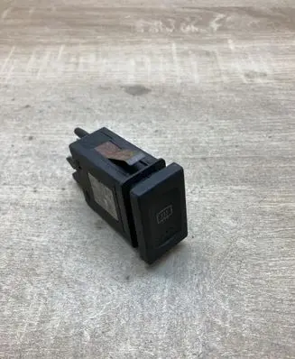 Volkswagen PASSAT B5 Windscreen/window heater switch 3B0959621C