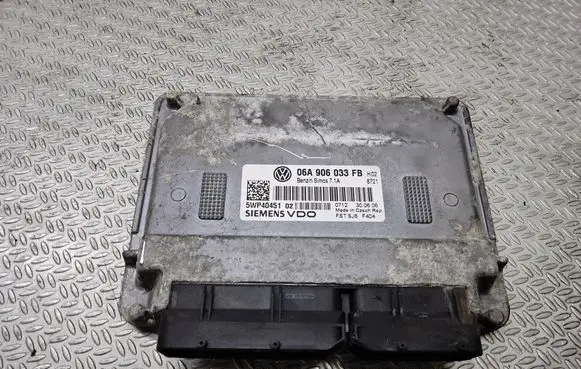 Skoda Octavia Mk2 (1Z) Engine control unit/module 06A906033FB 5WP4045102