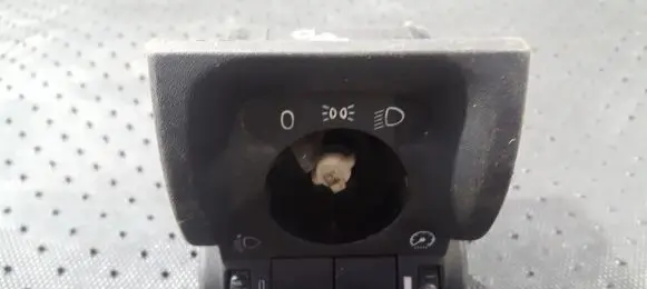 Fog light switch