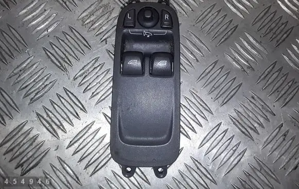 Volvo C30 Electric window control switch 31334362