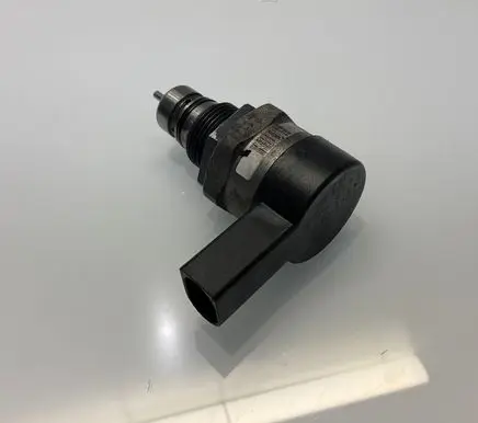 Mercedes-Benz S W221 Fuel pressure regulator A6420780149 0281002794 26250878