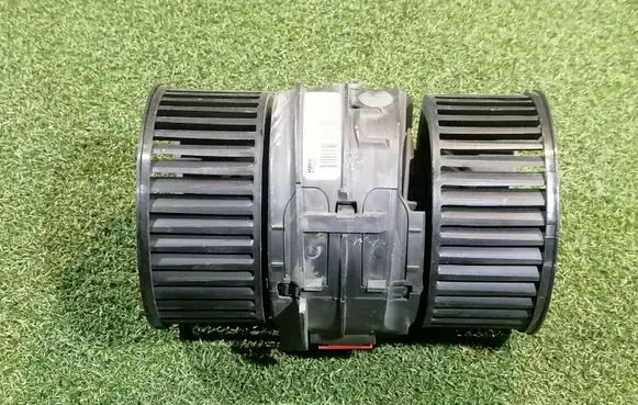 Renault Trafic III (X82) Heater fan/blower L09N109416C