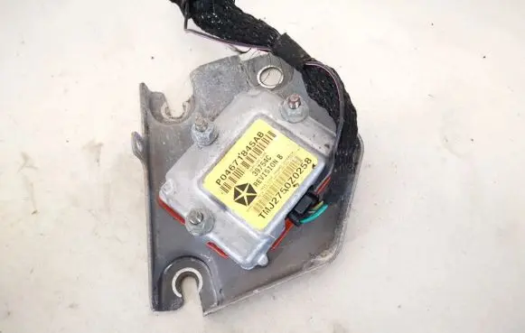 Chrysler PT Cruiser Airbag deployment crash/impact sensor p04671845ab