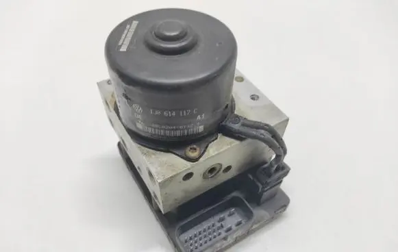 Volkswagen Golf IV ABS Pump 1J0907379G 5WK8474 10094903403