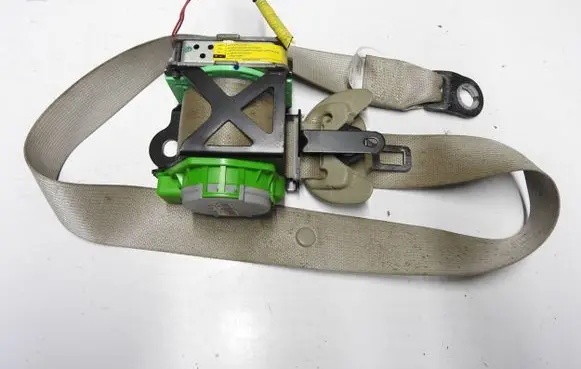 Toyota Auris 150 Seat belt trim 7322002120beowy