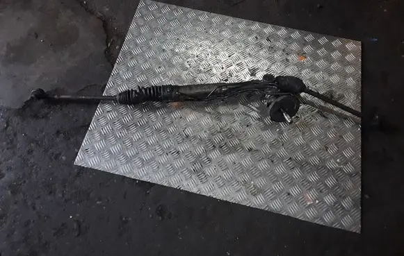 Peugeot 206 Steering rack 6820000085