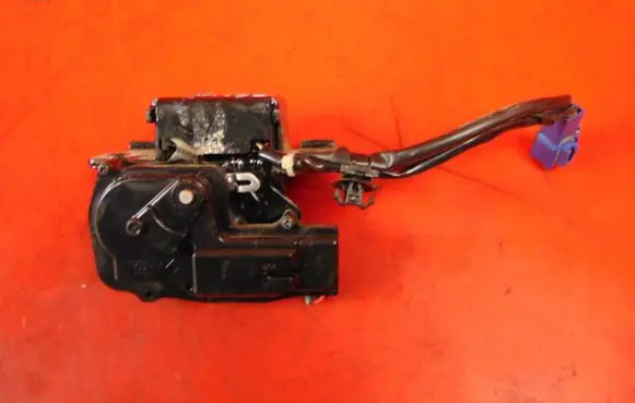 Toyota Prius (NHW20) Tailgate/trunk/boot lock/catch/latch