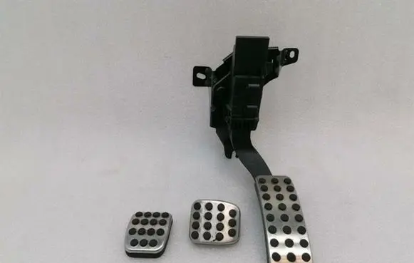 Mercedes-Benz CLA C117 X117 W117 Accelerator throttle pedal A2463001904