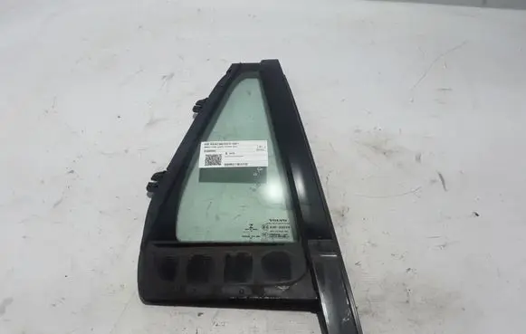 Volvo XC90 Rear vent window glass 31352993