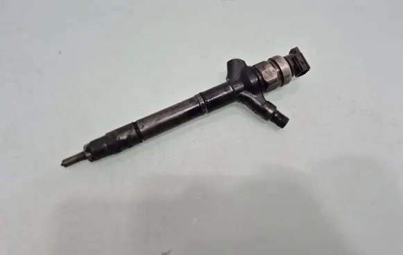 Fuel injector
