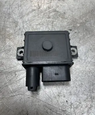 BMW 5 F10 F11 Glow plug pre-heat relay 780015604