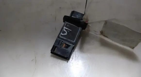 Nissan Juke I F15 Mass air flow meter