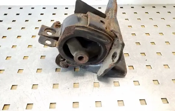 Toyota Avensis T250 Engine mount bracket
