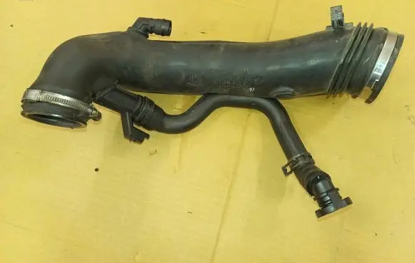 Peugeot 5008 Air intake duct part 446495600 101237PS