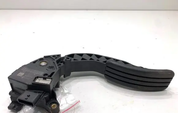 Renault Trafic III (X82) Accelerator throttle pedal 180026451R