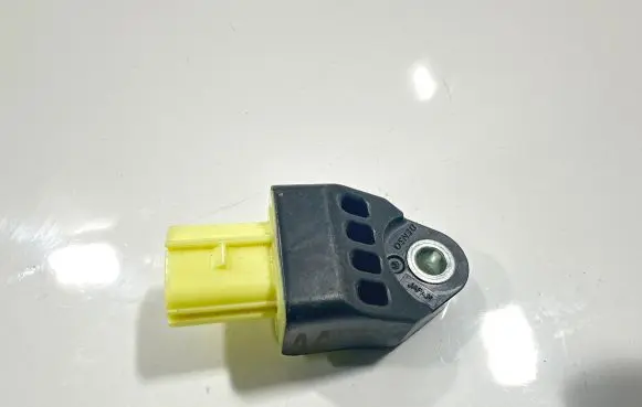 Toyota Land Cruiser (J200) Airbag deployment crash/impact sensor 8983175020