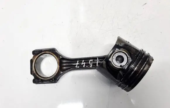 Volkswagen PASSAT B5 Piston with connecting rod