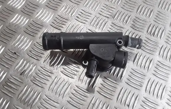 Audi A4 S4 B7 8E 8H Thermostat housing 038121132D