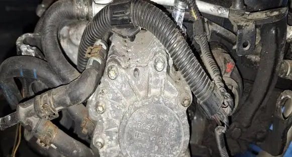 Volkswagen Touran I Vacuum pump 03G145209