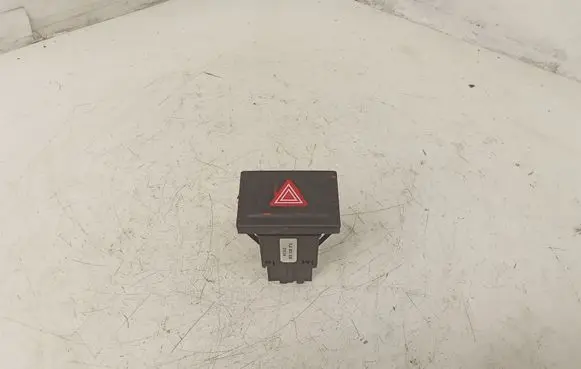 Volkswagen Touareg I Hazard light switch 7L6953235