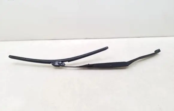Infiniti FX Front wiper blade arm