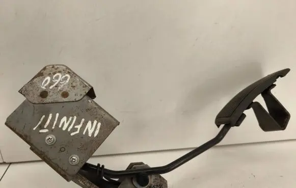 Infiniti FX Accelerator throttle pedal 18919AM810