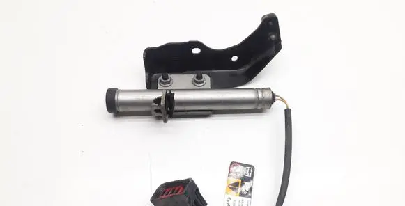 Volvo S90, V90 Bonnet Pedestrian Airbag Actuator 31688050