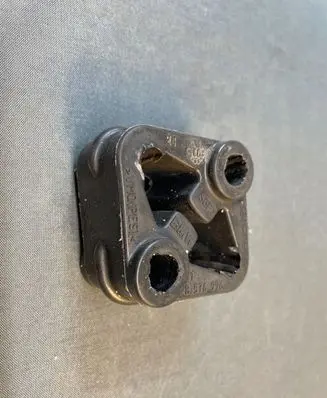 BMW 3 G20 G21 Muffler mount bracket/holder 8576996