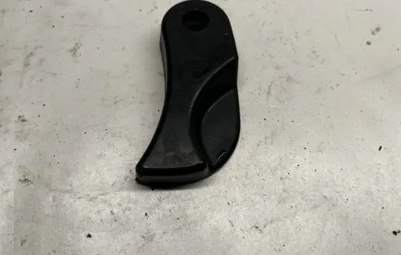 BMW 2 F22 F23 Engine bonnet (hood) release handle 7309606