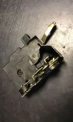 BMW 7 E32 Front door lock 1908722