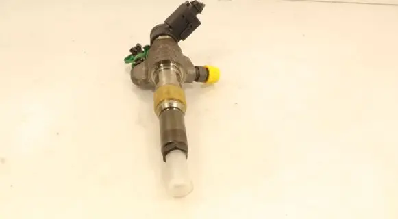 Volvo S40 Fuel injector 9674973080