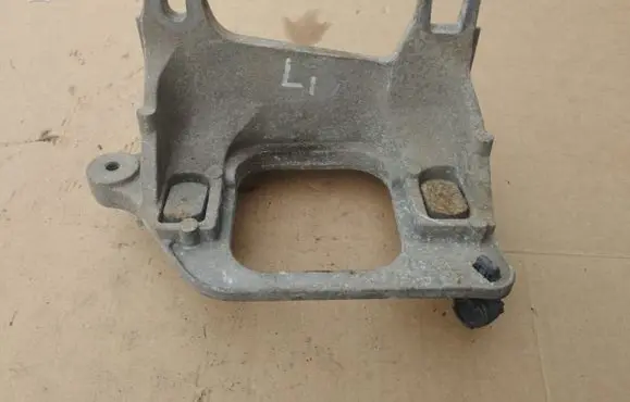 Renault Trafic III (X82) Gearbox mounting bracket 112228161R