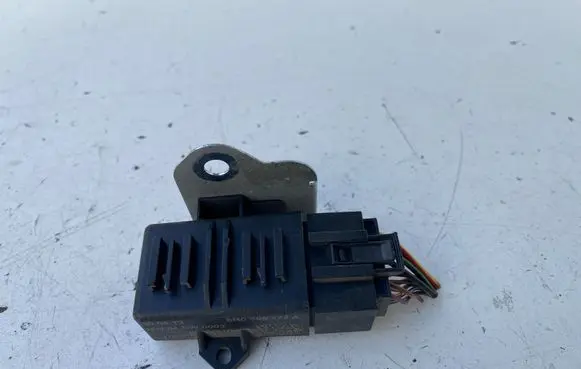 Volkswagen Amarok Seat heating relay 6R0959772A