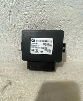BMW 5 F10 F11 Hand brake control module 6858017 23122010 32620276A
