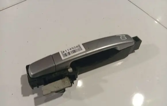Nissan Qashqai Front door exterior handle 80611EB300
