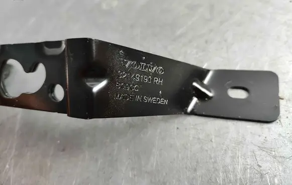 Volvo C40 Cargo luggage net fixing mount 32149190