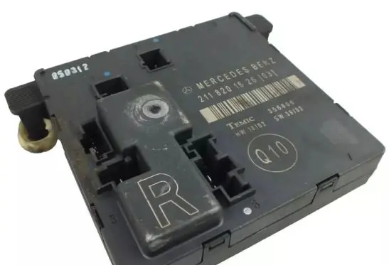 Mercedes-Benz E W212 Door control unit/module 2118201626