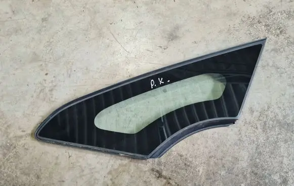 Nissan Leaf I (ZE0) Front door vent window glass four-door 43R005834