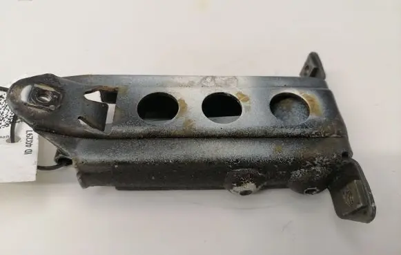 Mercedes-Benz E W123 Front door check strap stopper