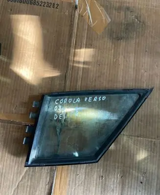 Toyota Corolla Verso E121 Front triangle window/glass 