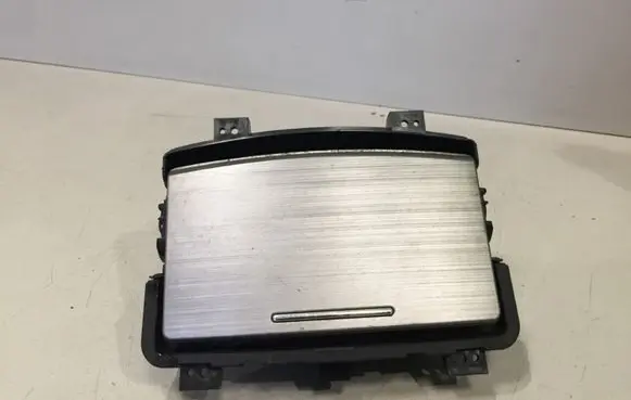 Cup holder front
