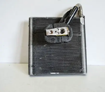 A/C cooling radiator (condenser)