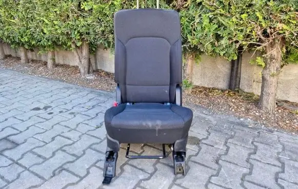KIA Carens III Rear seat 