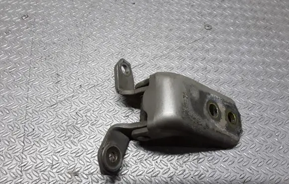 Suzuki Liana Front door upper hinge