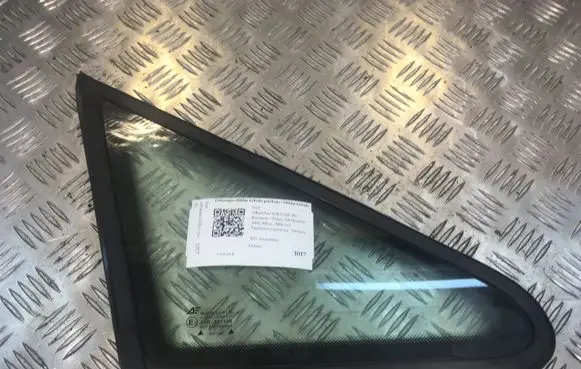 Seat Alhambra (Mk1) Front triangle window/glass 43R001100