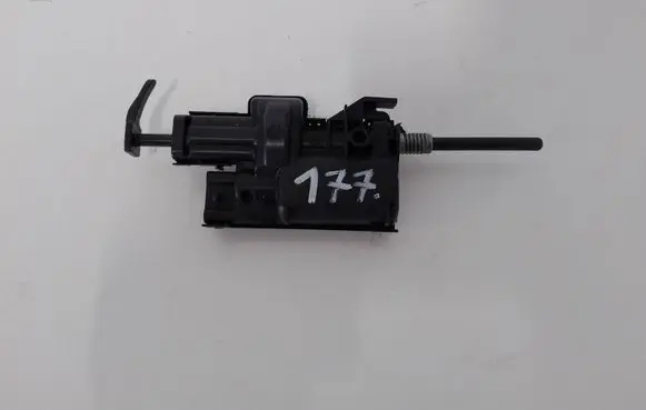 Renault Megane IV Fuel tank cap lock motor 8200305732B
