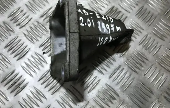 Mercedes-Benz E W210 Engine mounting bracket 6042230004